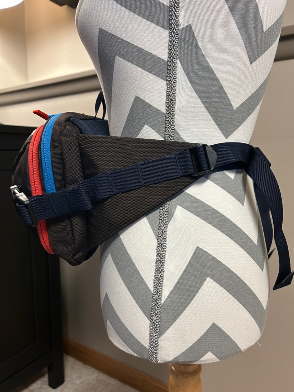 COTOPAXI X 4L Hip Pack / Crossbody, Color: Cavern, NWOT, Travel/Hiking - Picture 5 of 16